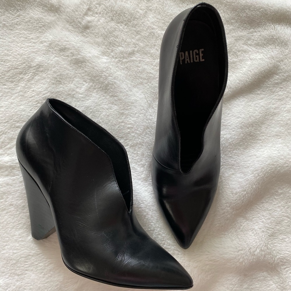 Paige semi black leather booties